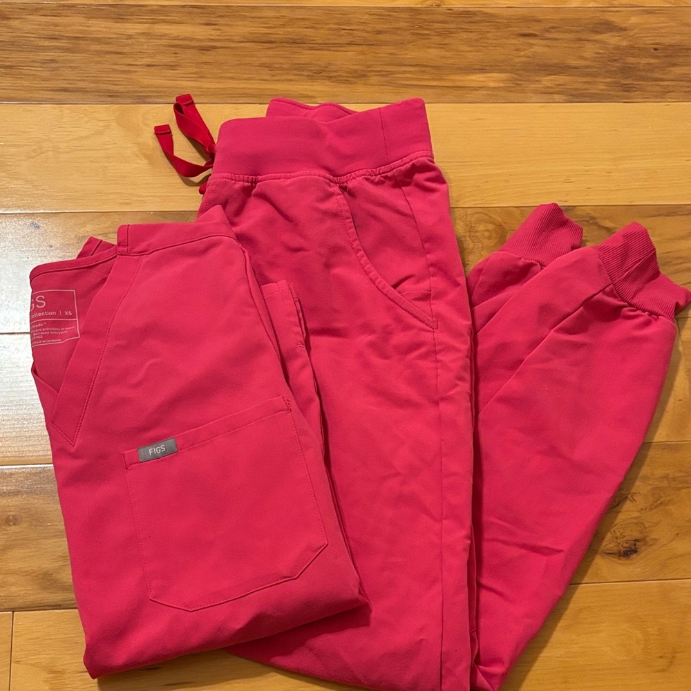 Figs Shocking Pink Scrub Set